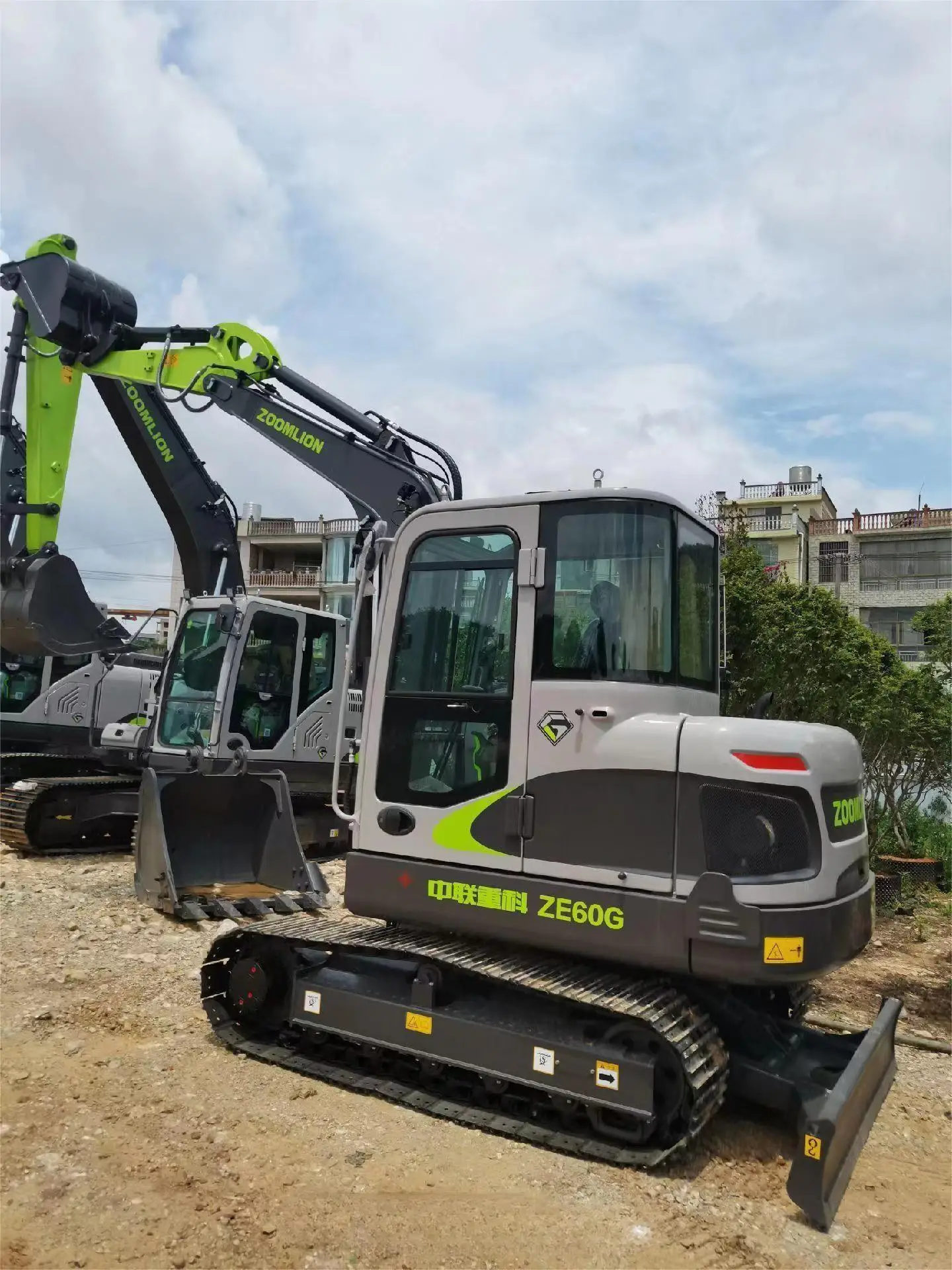 6 Ton Zoomlion Mini Hydraulic Excavator ZE60G with 0.23m³ Bucket
