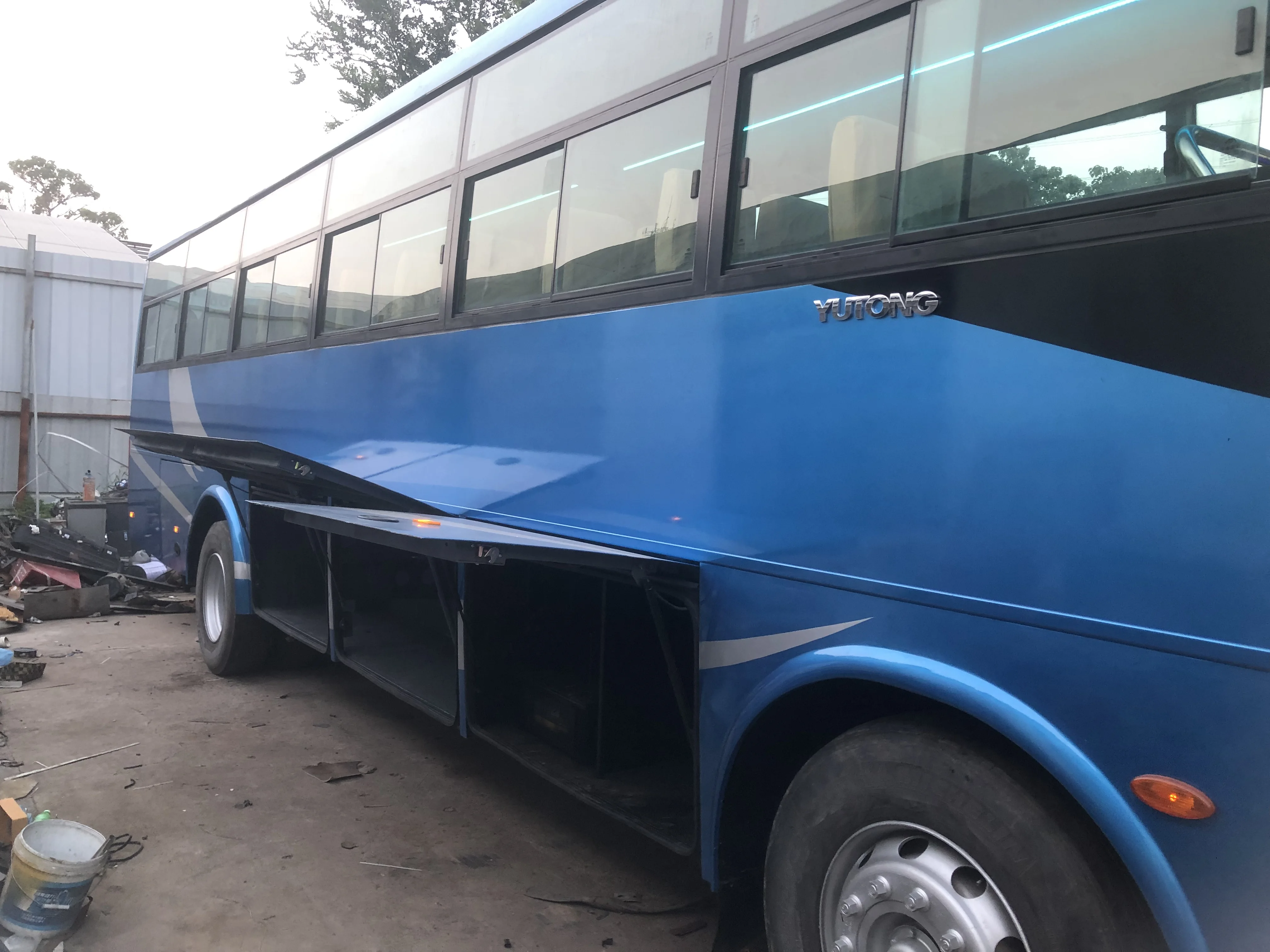 Right Hand Drive Used Bus 56 Seats Yutong 6112 Luxury Tour Passenger