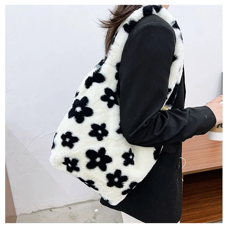 Fashion INS Vintage Flower Hobo Fuzzy Black Women Plush White Furry Purse  Cute Plush Casual Sweet Fur Underarm Shoulder Handbag