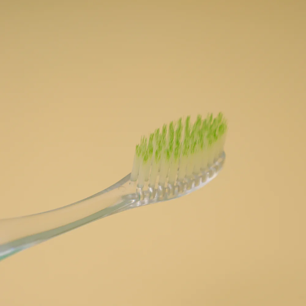 OEM Customized Ultra Soft PETG Handle Toothbrush with Blister Card Packaging Adult Color-Tipped Tapered Bristles for Home Use