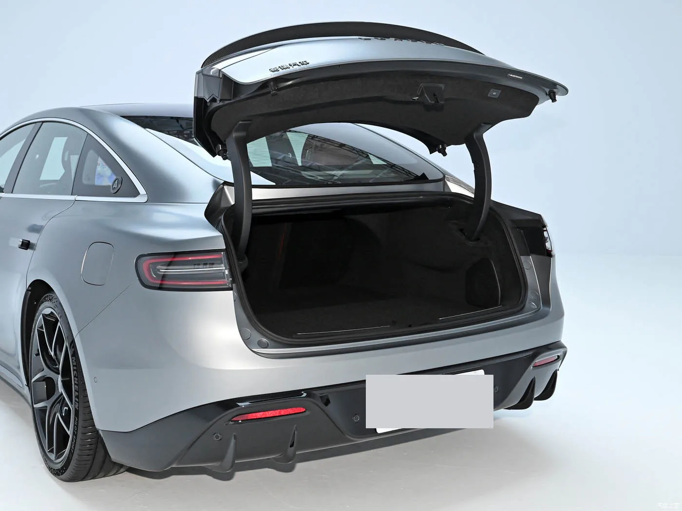 Luxeed S7 Sedan Electric Car EV 215kw/679nm R19 Rear Drive Max LHD Used Car For Sale