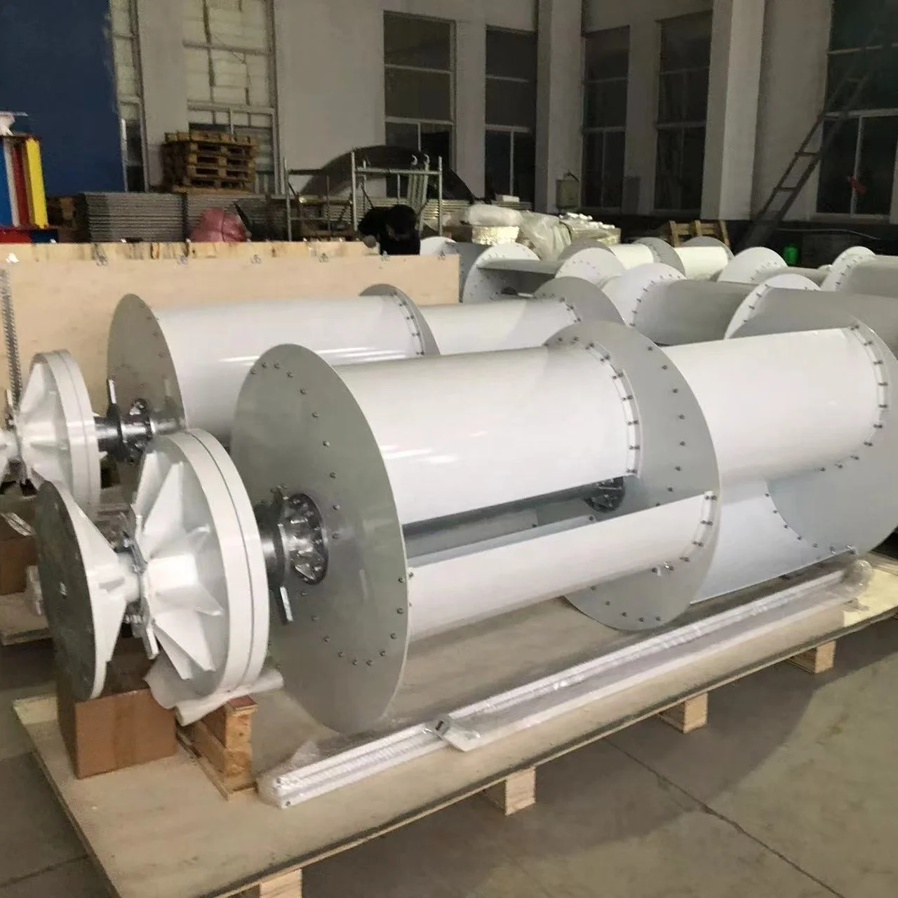 H Type 30KW Vertical Wind Turbine 380V with Vertical Coreless Maglev Generator 3 Blades Aluminium Alloy Start-Up Speed 2m/s