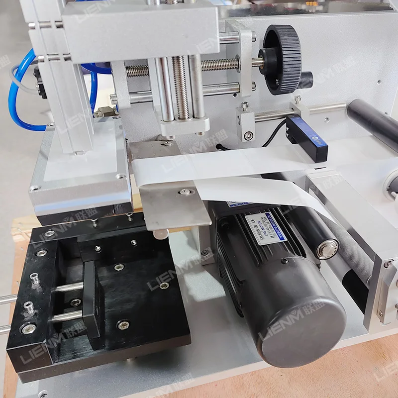 Factory Labelling Machine Semi Automatic Vial Square Bottle Sticker for Small Business Touch Screen Customized Control