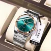 Modelo EU-930 con correa de acero en oro rosa y verde (estándar UE)