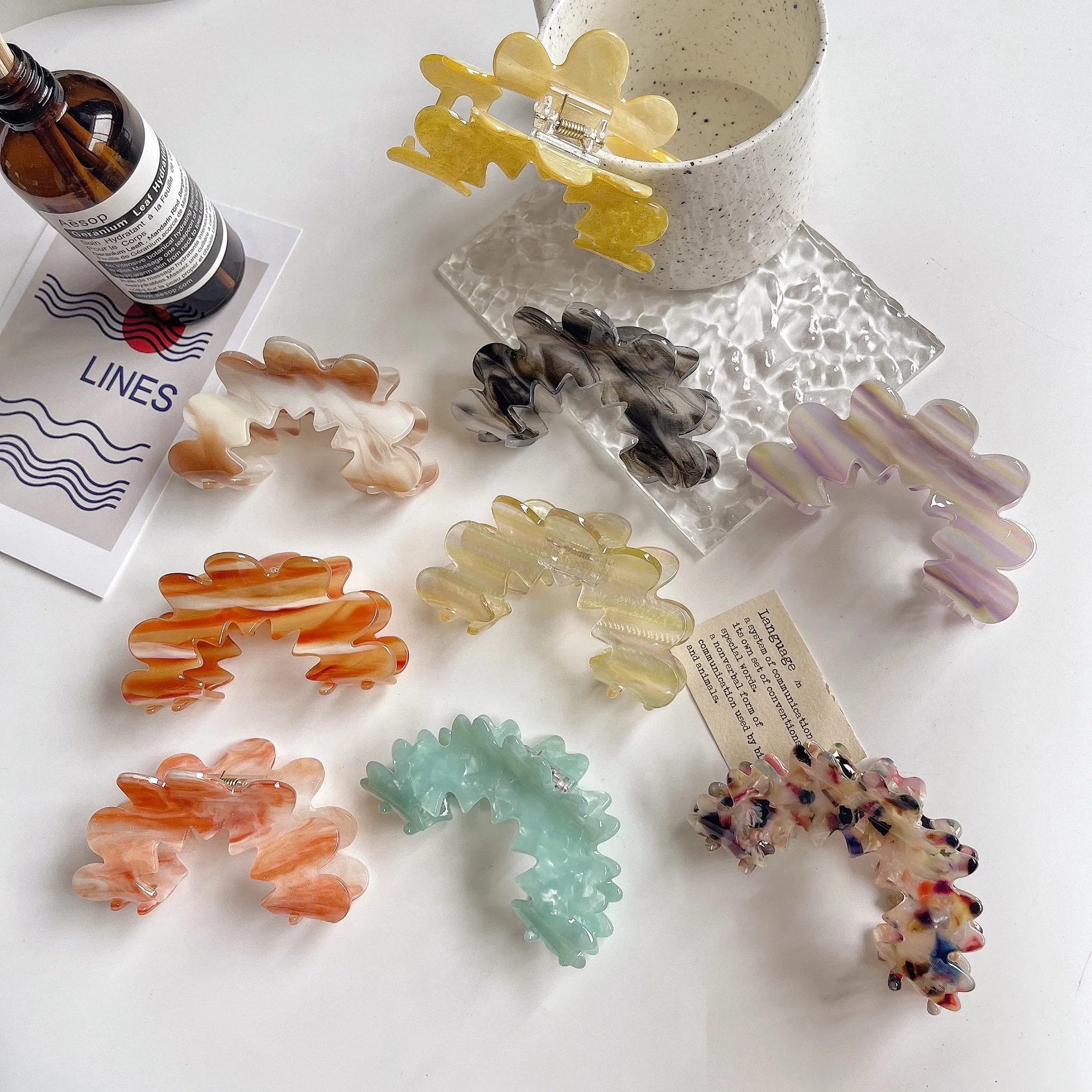 Best Selling Korean Ethnic Style Acrylic Hair Accessories Multi-Color Cute Flower Crystal Clip Hairgrip for Women