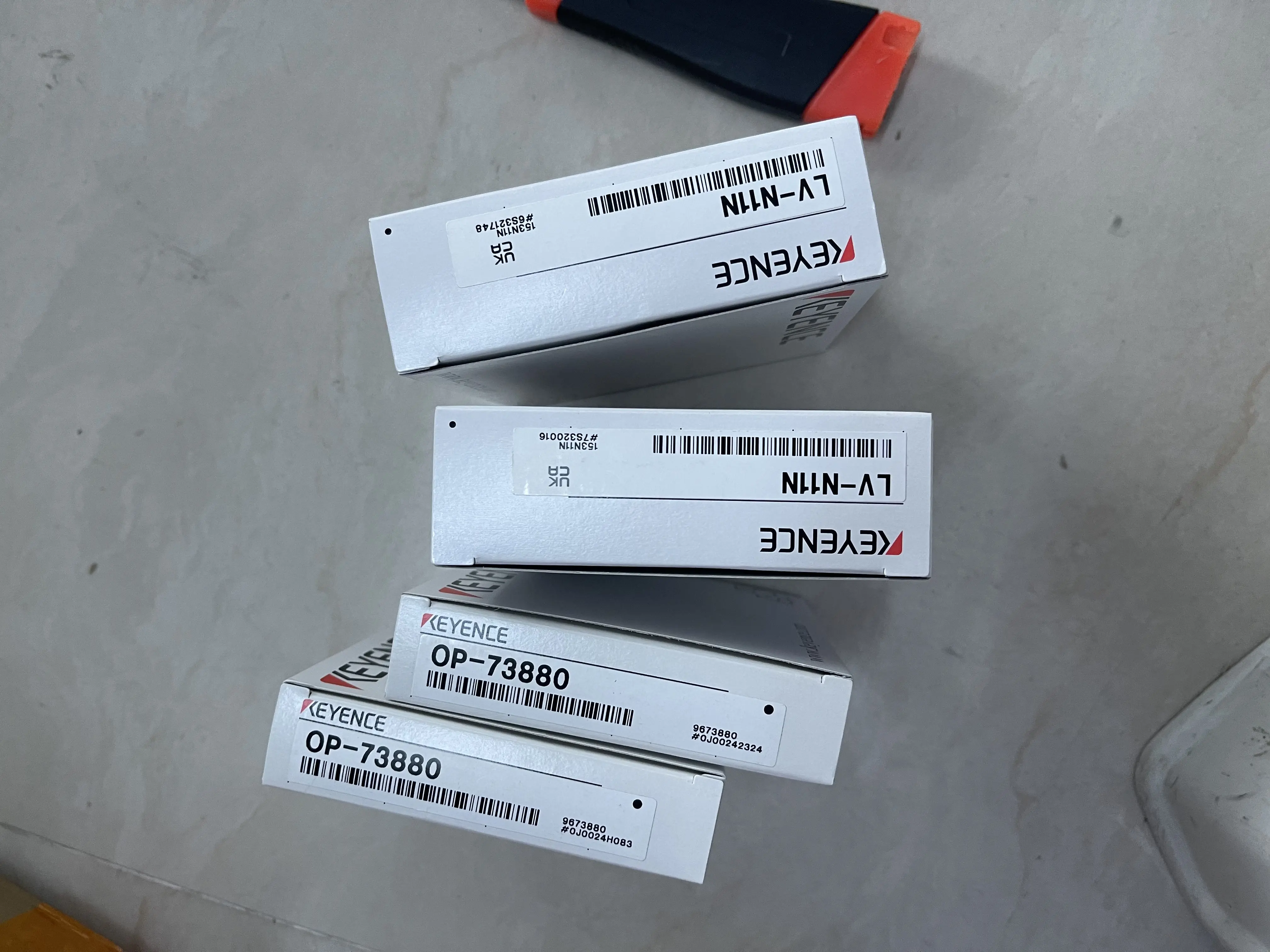 Keyence Laser Sensor LV-N11N/OP-73880 Keyence Laser Sensor LV-N11N/OP-73880