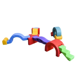 Factory Wholesale Colorful LLDPE Material 12pcs Combining Plastic Balance Beam Seesaw Drilling Toys