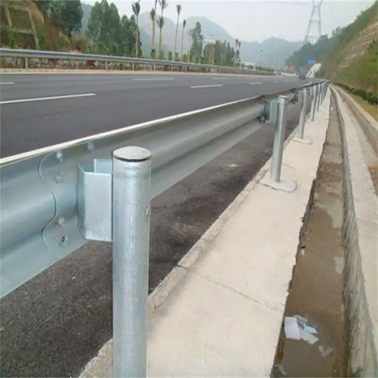 China Factory Road Road High Quality Galvanized Double Wave Guardrail ...