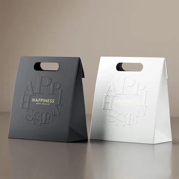 Custom Design Luxury Black Kraft Paper Bag Printed Shopping Gift Packaging for Clothes and Candles with Own Logo