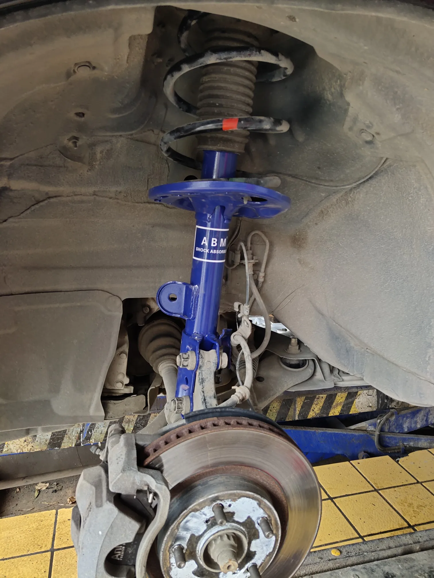ABM Auto Parts - Quality Shock Absorbers for Toyota Cressida