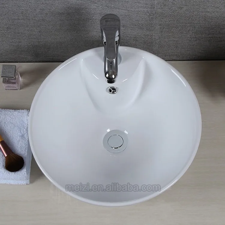 Porserang pang-banyo na mababaw na hugis irregular
