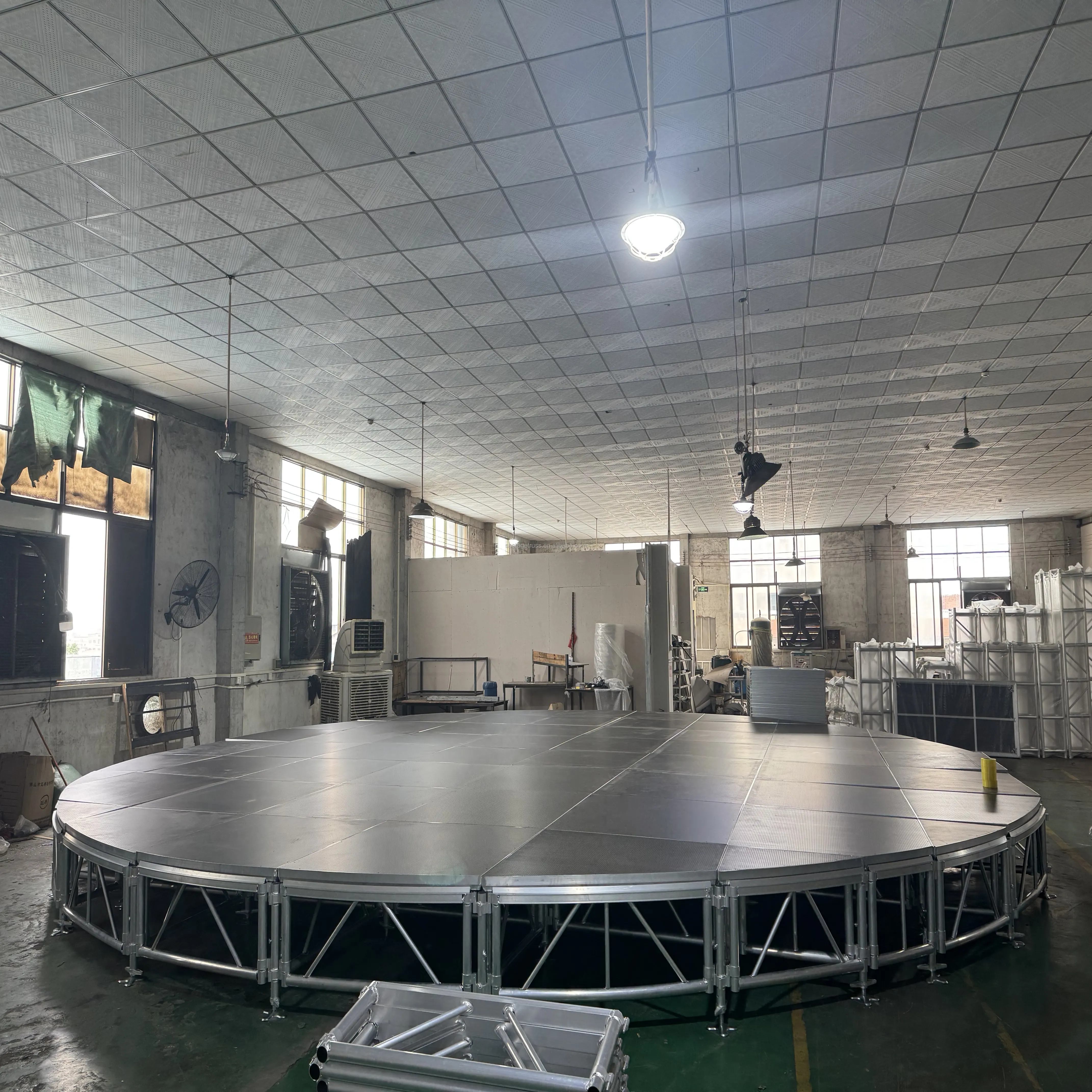10M Round Stage Aluminum  Assembly Stage Platform Adjustable Height Wooden Stage for Event Concert Show Wedding Party