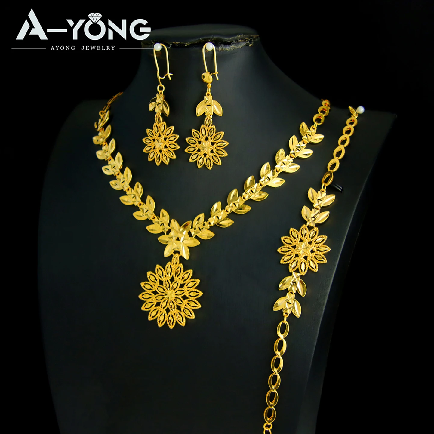 Fashion Design Earrings Jewelry Flowers Hollow Sun Gold Plated Necklace Dubai Gold Jewelry Set