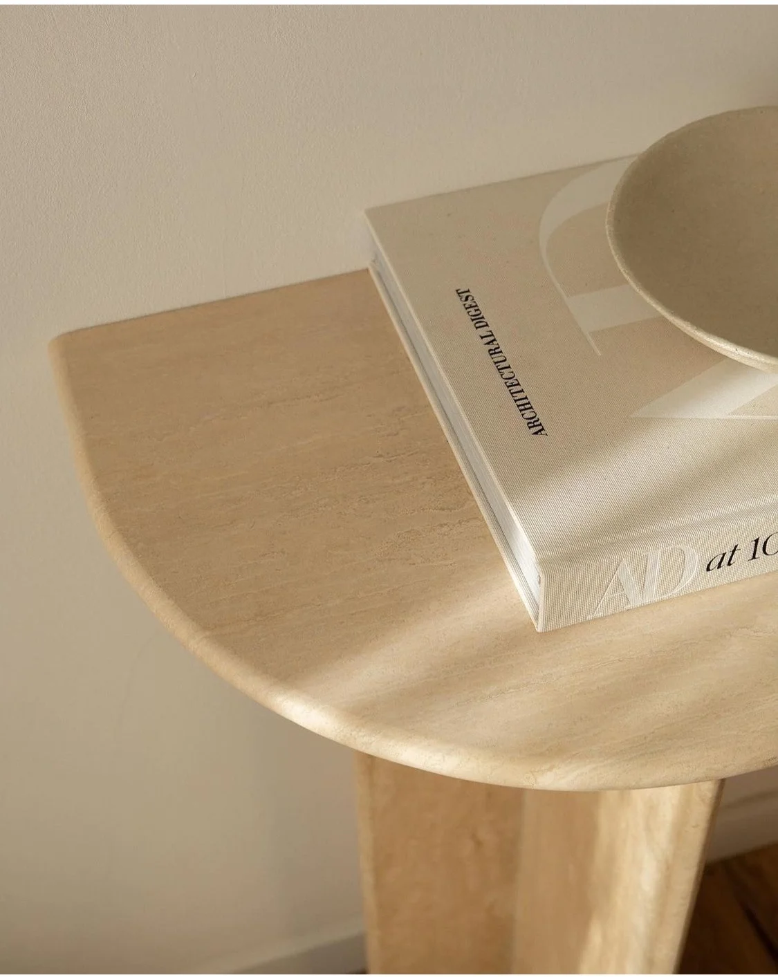 SH STONE High Quality Customized Natural Stone Hallway Entry Decoration Beige Oval Shape Travertine Console Table