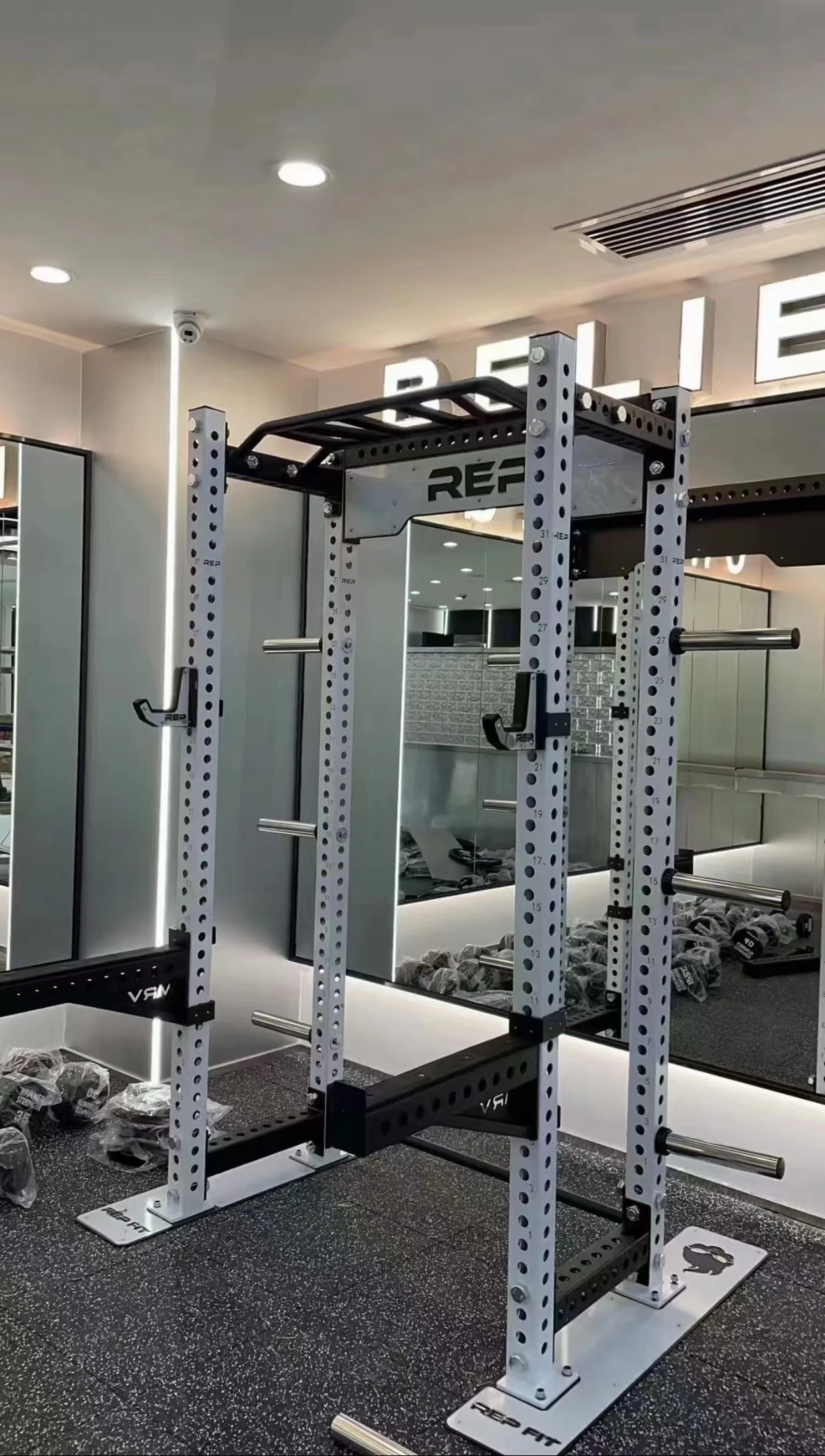 Factory Custom Squat Rack Power Cage Multifunctional Power Rack Gym