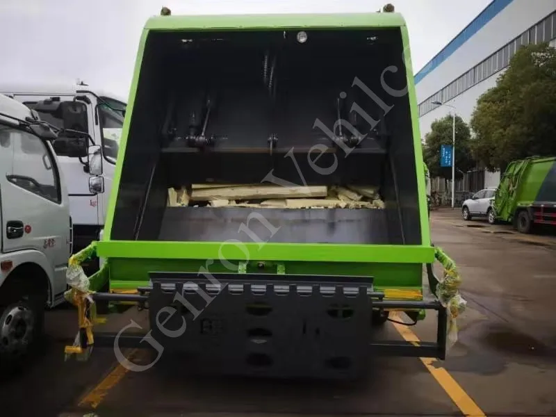 garbage truck6.jpg