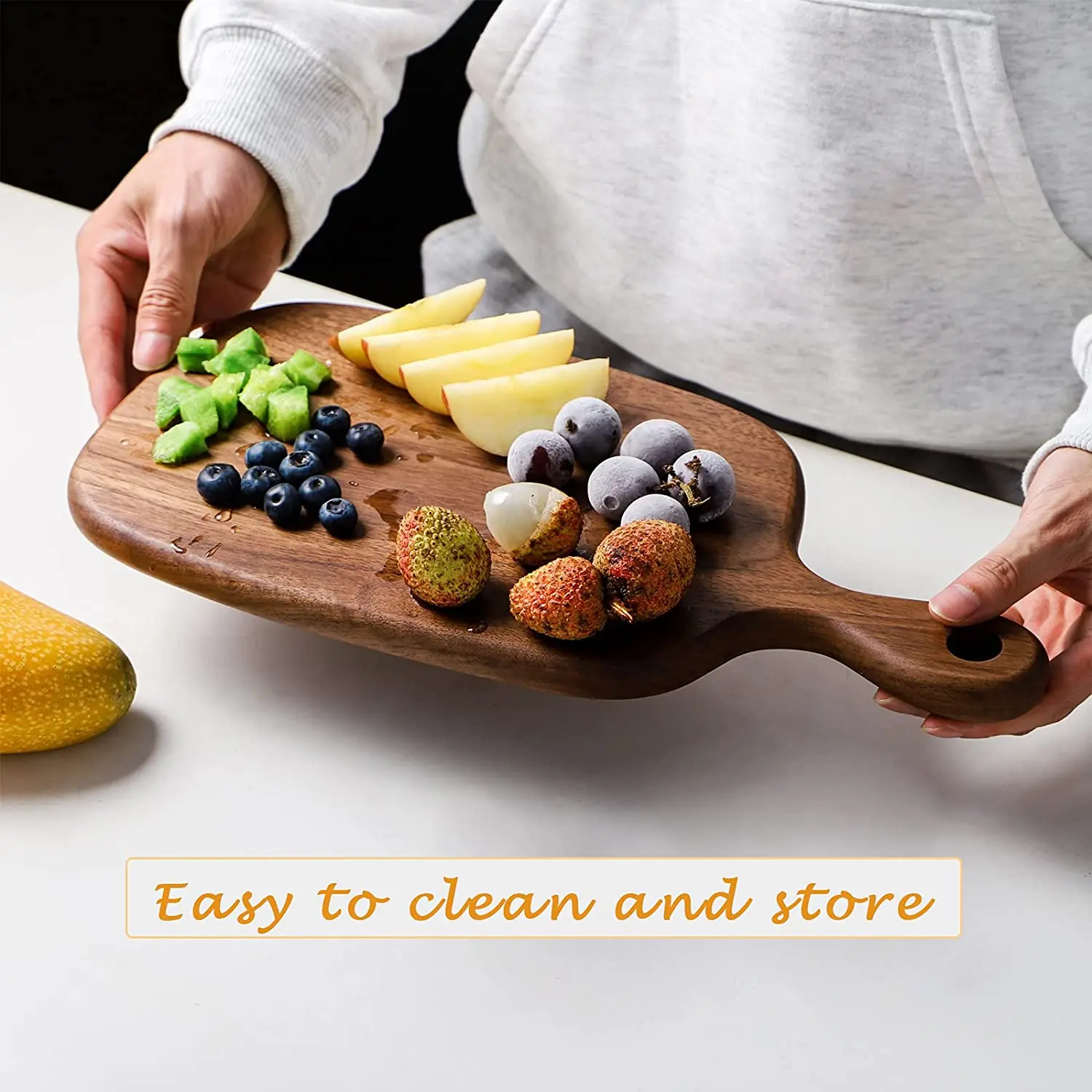 Wholesale Cutting Board with Handle Walnut Wooden Chopping Boards for Bread Vegetables Fruits
