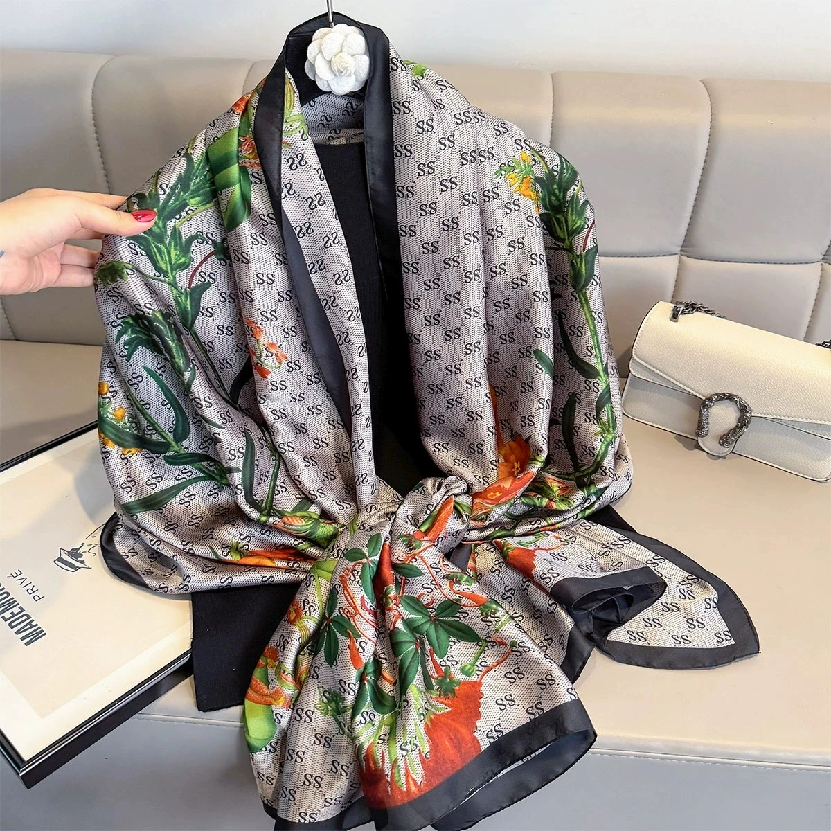 Elegant All-Match Plaid Scarf Designer Foulard Bandana - Main Image