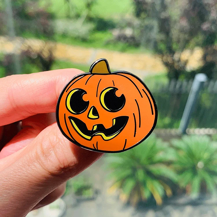 کارخانه پین های یقه سفارشی آرم 2D 3D پین های مینای سخت و نرم تولید کننده بدون حداقل سفارش نشان فلزی آلیاژ روی کارتونی 7