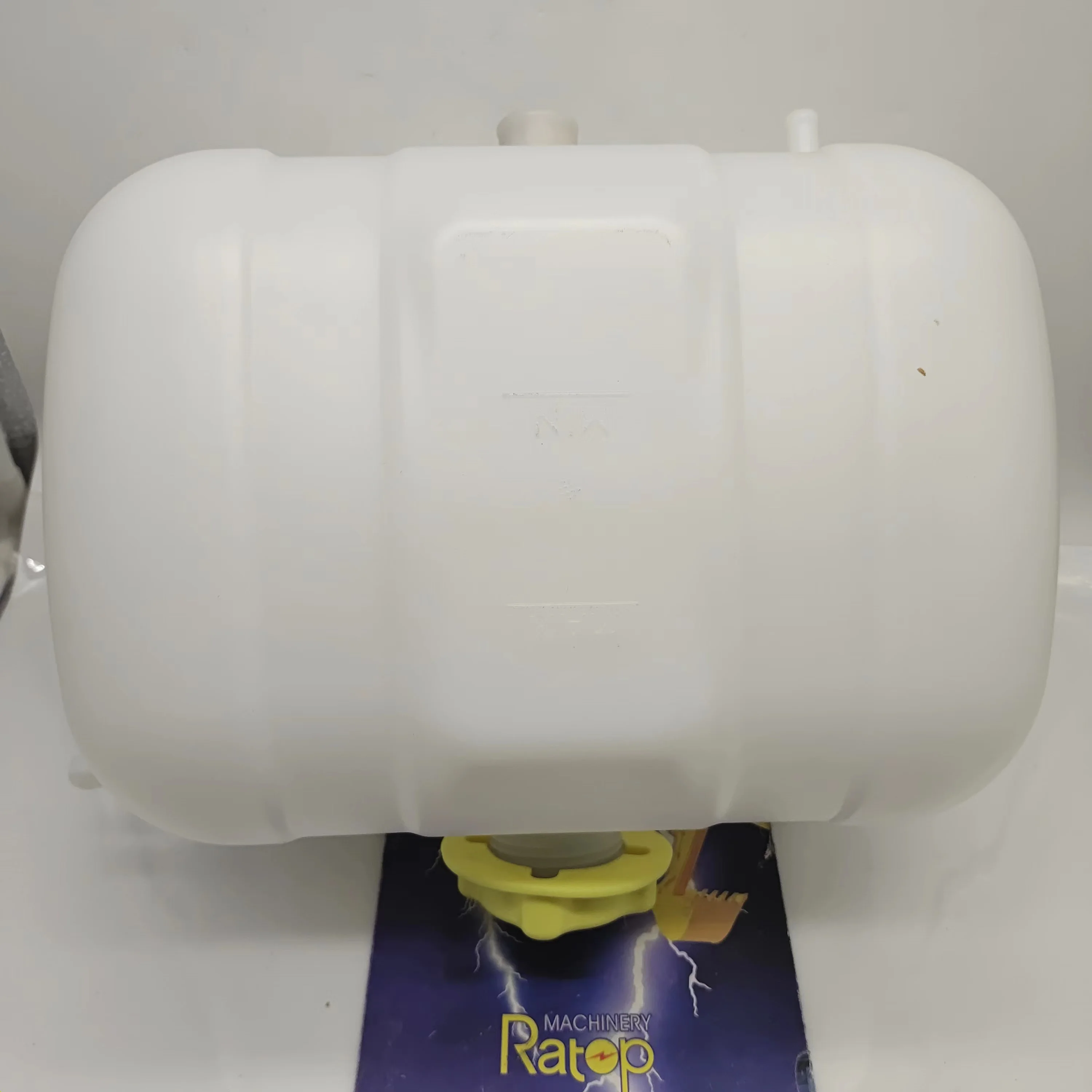 Durable Water Coolant Tank 17214676 for Volvo Generators