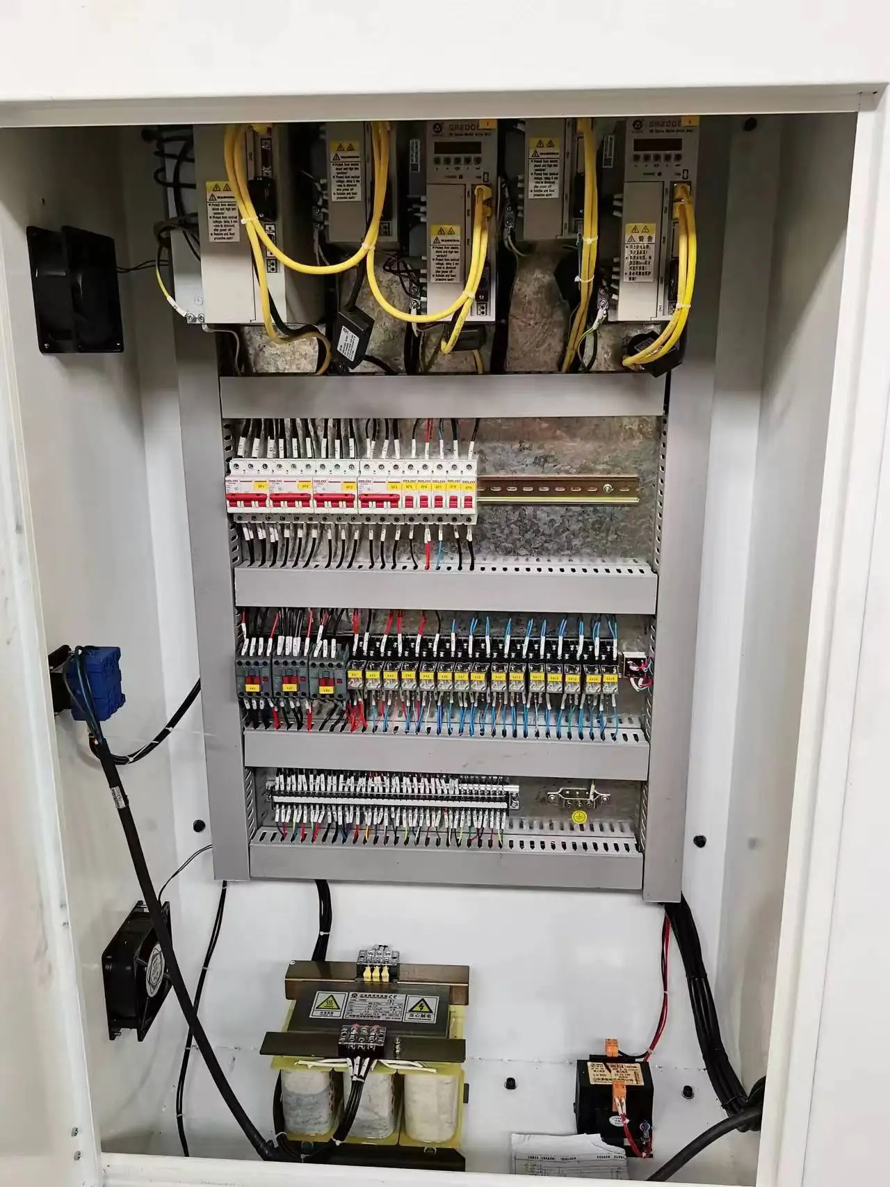 ZX7130 CNC Milling Machine - Precision 4-Axis Manufacturing