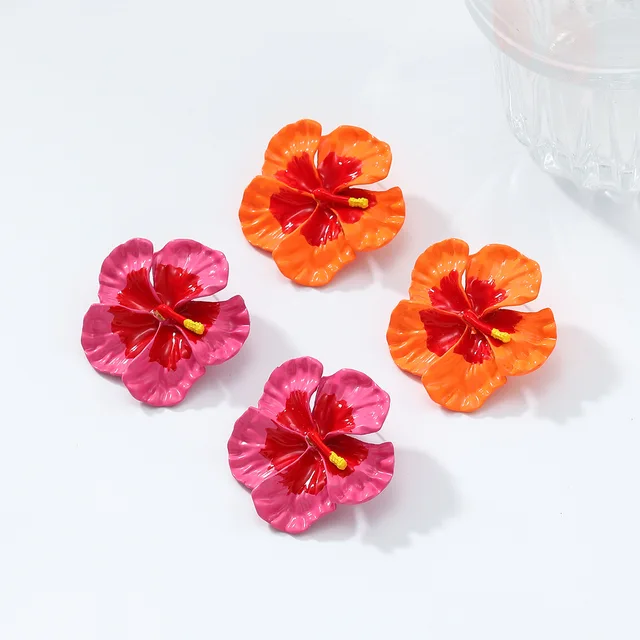 Light Luxury Women's European American Fashion Exaggerated Big Brand Flower Alloy Drip Oil Petals Versatile Light Stud Earrings