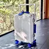 Blanco y azul
