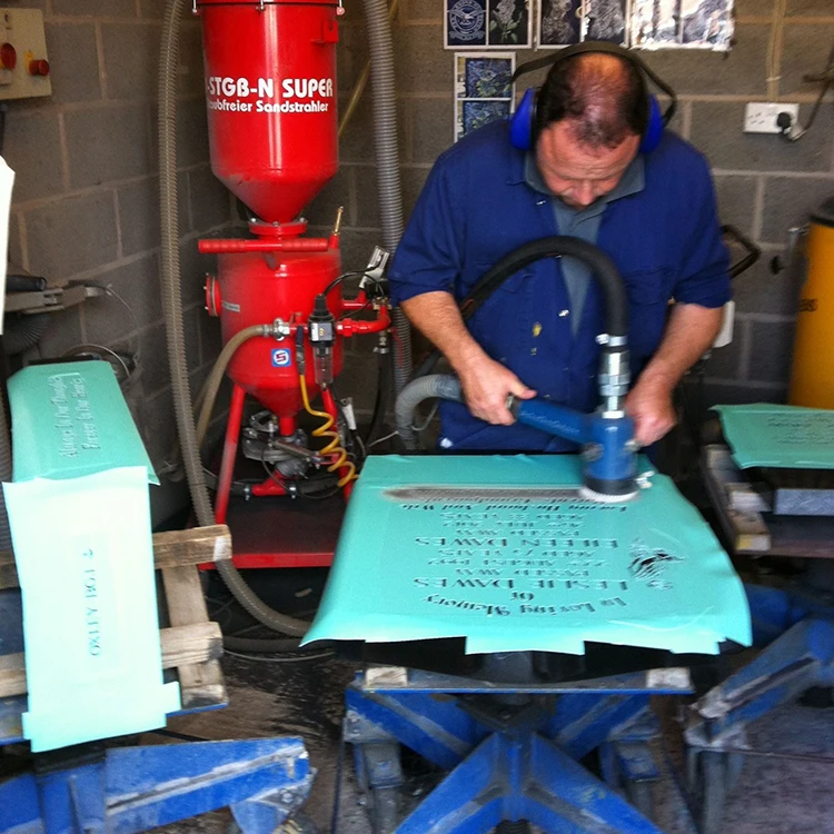 Пескоструйный трафарет пластиковый памятник