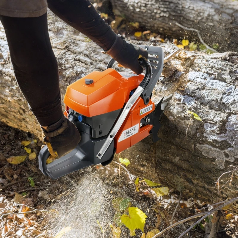 NEOTEC NH8120 Gas Chainsaw 120cc - Heavy Duty Firewood Cutting
