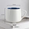 Interno chiaro blu scuro, esterno opaco bianco, tazza a forma di padella