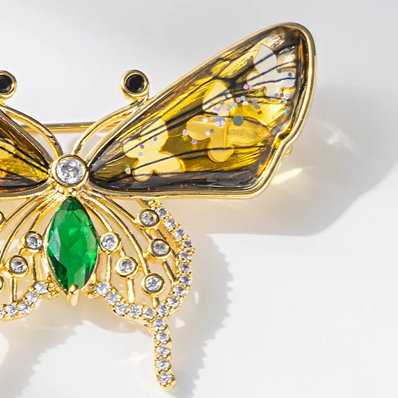 XILIANGFEIZI Angel Wings Colorful Gradient Crystal Fairy Wings Butterfly Brooch Copper Zircon Vintage Brooch Woman