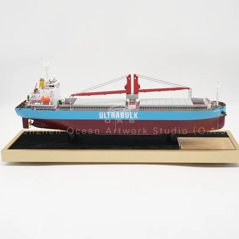 Bulk carriers shipbuilding model with detailed breadth, fly bridge and draft lines. Exquisitely crafted custom vessel model, ideal for industrial display, maritime teaching, office ornament and corporate shipping gift. Custom sizes & markings available.Amber@vesselmodel.com Tel：+86 18038048785