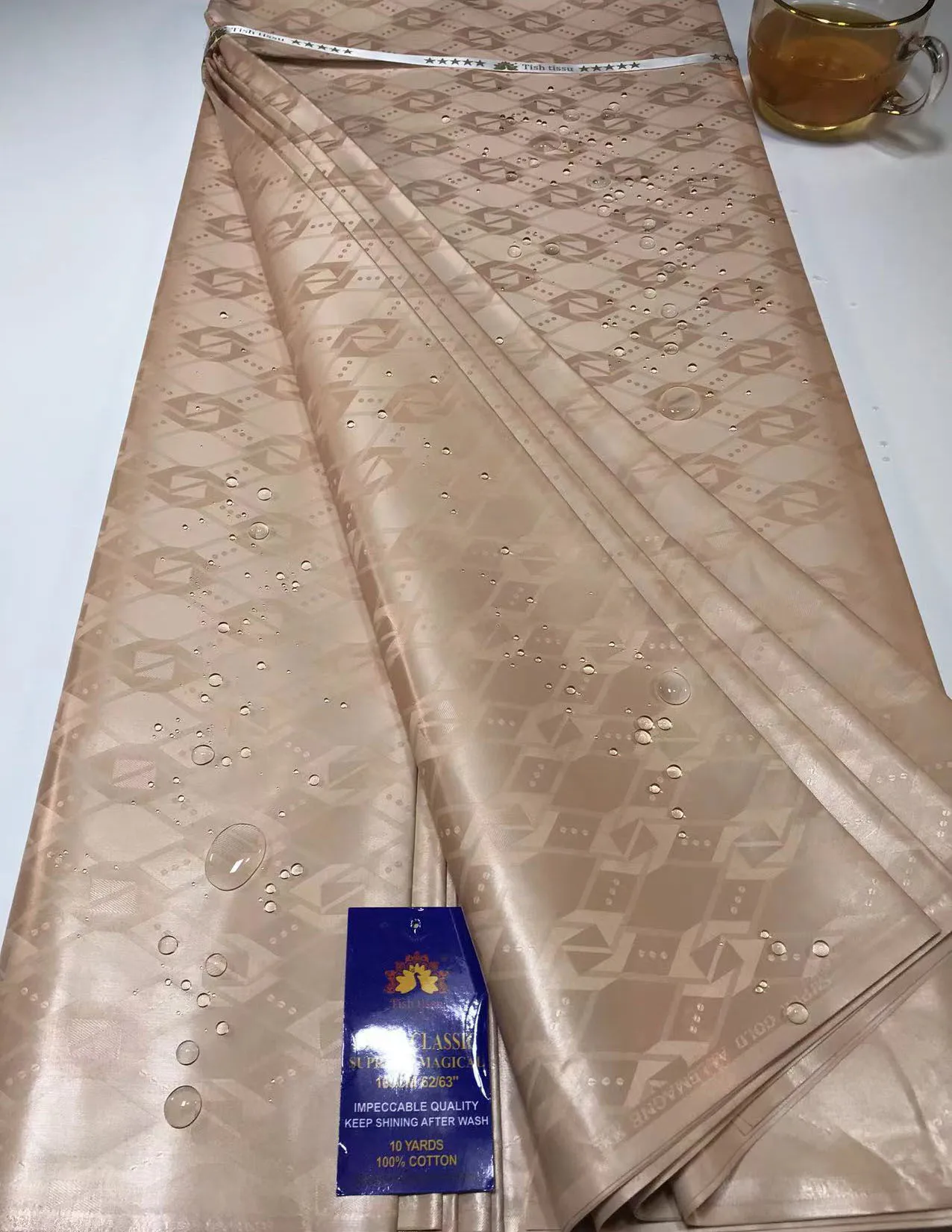 批发新到非洲锦缎沙达巴赞里奇几内亚锦缎面料可持续刺绣女装蕾丝动物| Alibaba.com