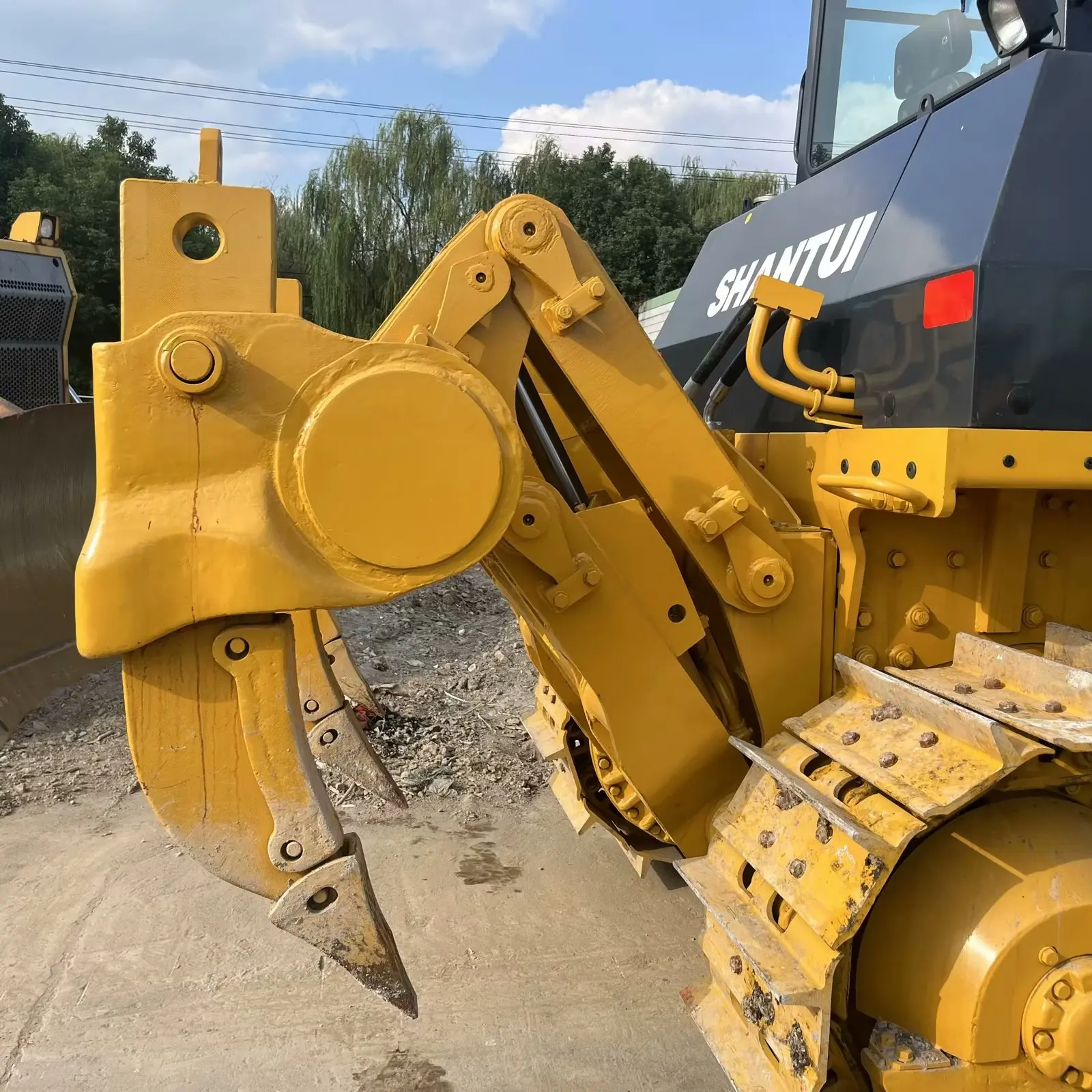 2023 Model Used ShantuiSD16SD22 SD32  Crawler Bulldozer With High Quality and Cheap Price Sd22/32