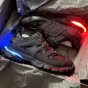 Dropshipping Original Luxury Track Sneakers Retro Fashion Trend Famous 3.0 Led Genuine Leather Upper Lightweight Cushioned