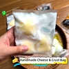 Bolsa hecha a mano de queso crujiente