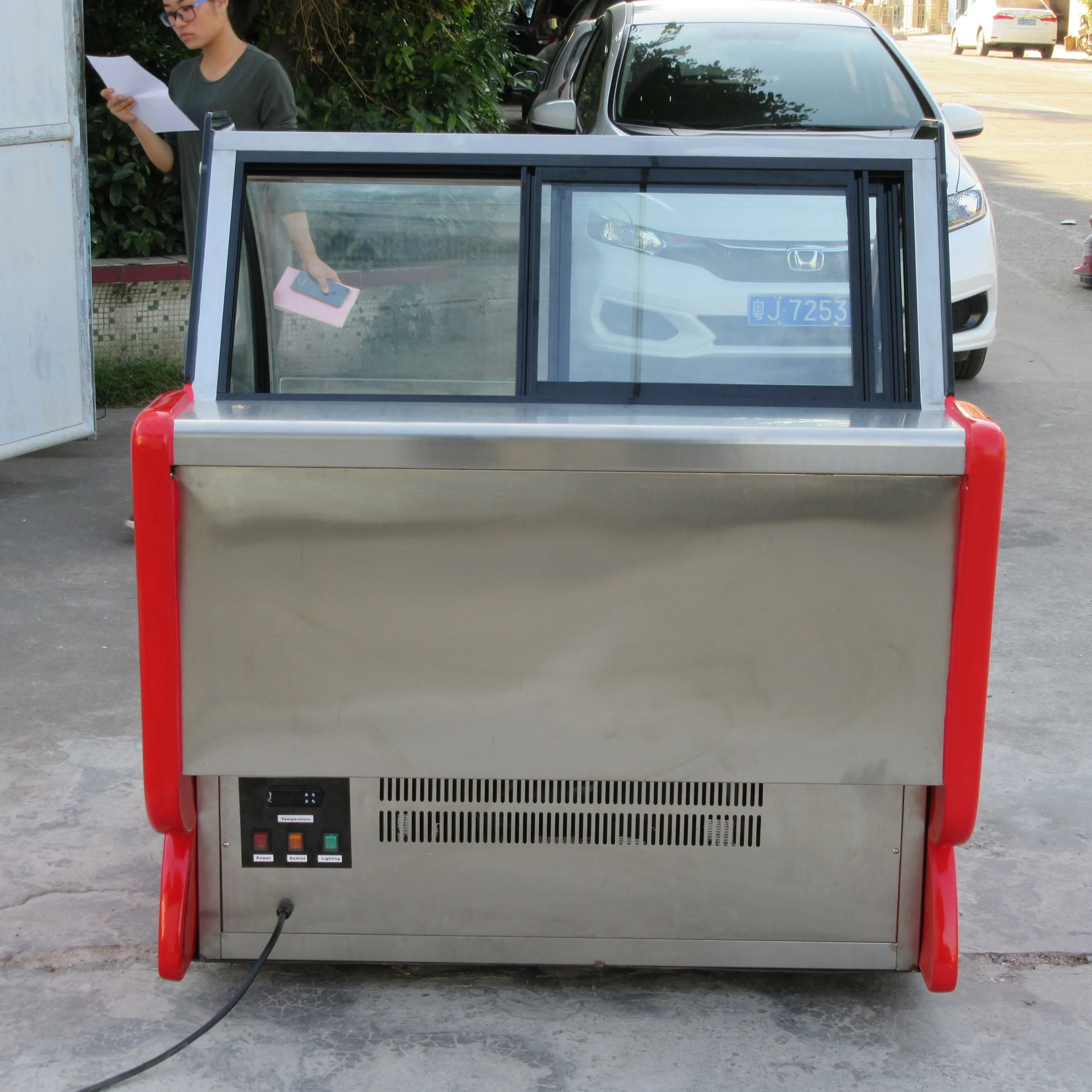 【新品未使用】大型ソフトクリーム　ディスプレイ 業務用12パン冷凍庫冷蔵庫ハードアイスクリーム/アイス