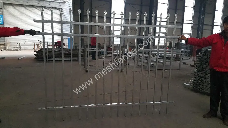 Cheap Commercial Welded Wrought Iron Gate Grill Fencing with Spear Ring Top for Garden Outdoor Trellis & Fence