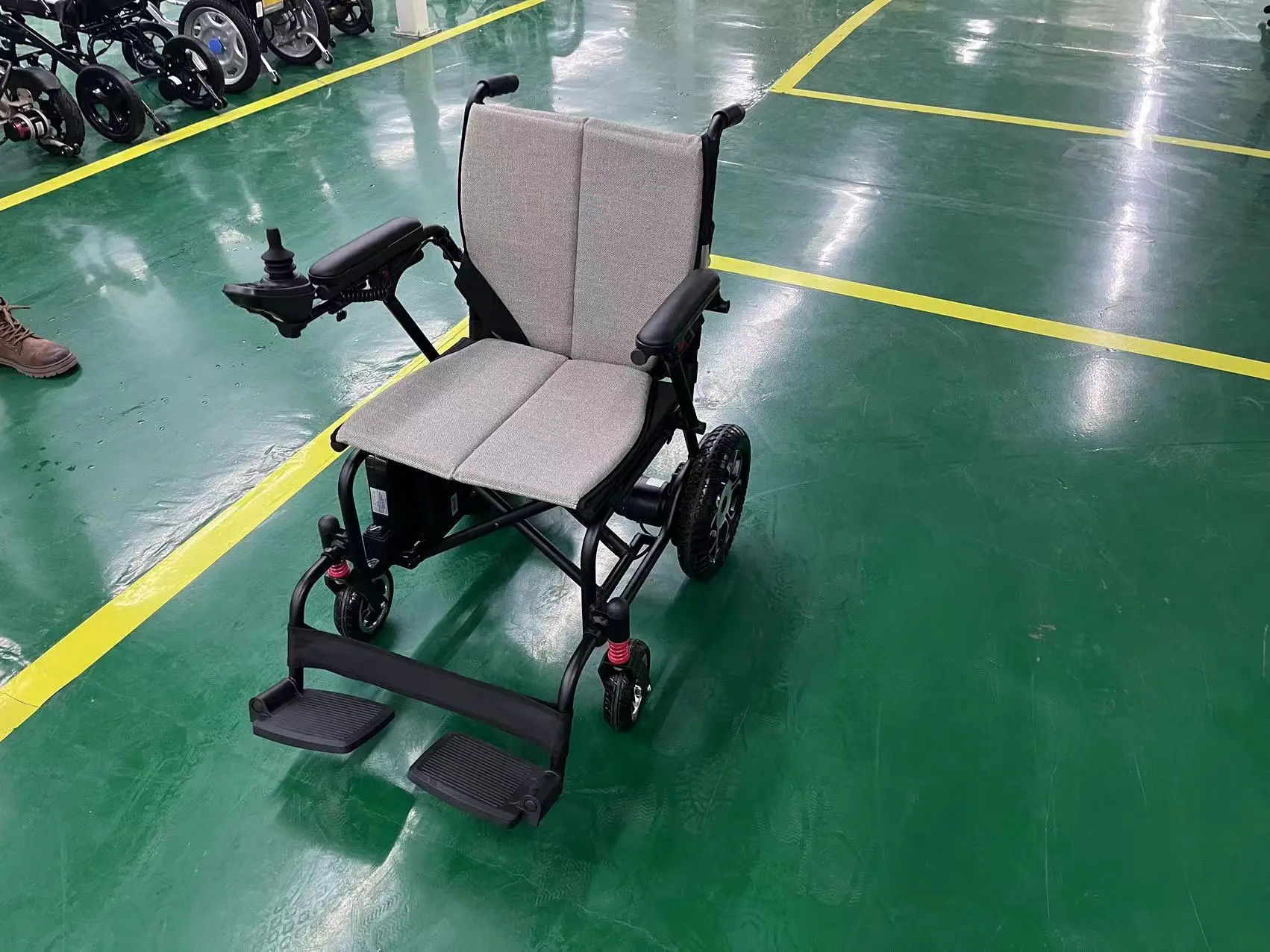 22kg aluminium alloy portable wheelchair Light weight wheelchair Electric Wheelchair lightweight foldable for disabled-BZ-JY02 manufacture