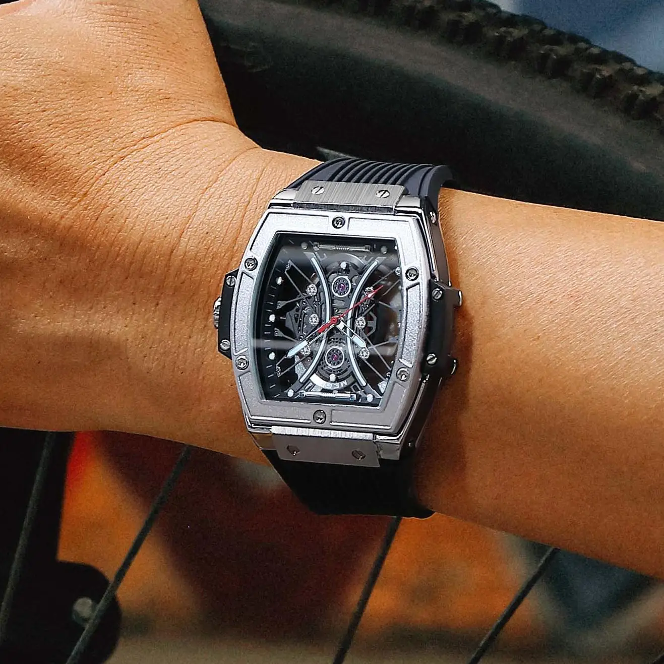 MEGIR 8109G 8109 Quartz Watch Men Waterproof Tonneau Wristwatch