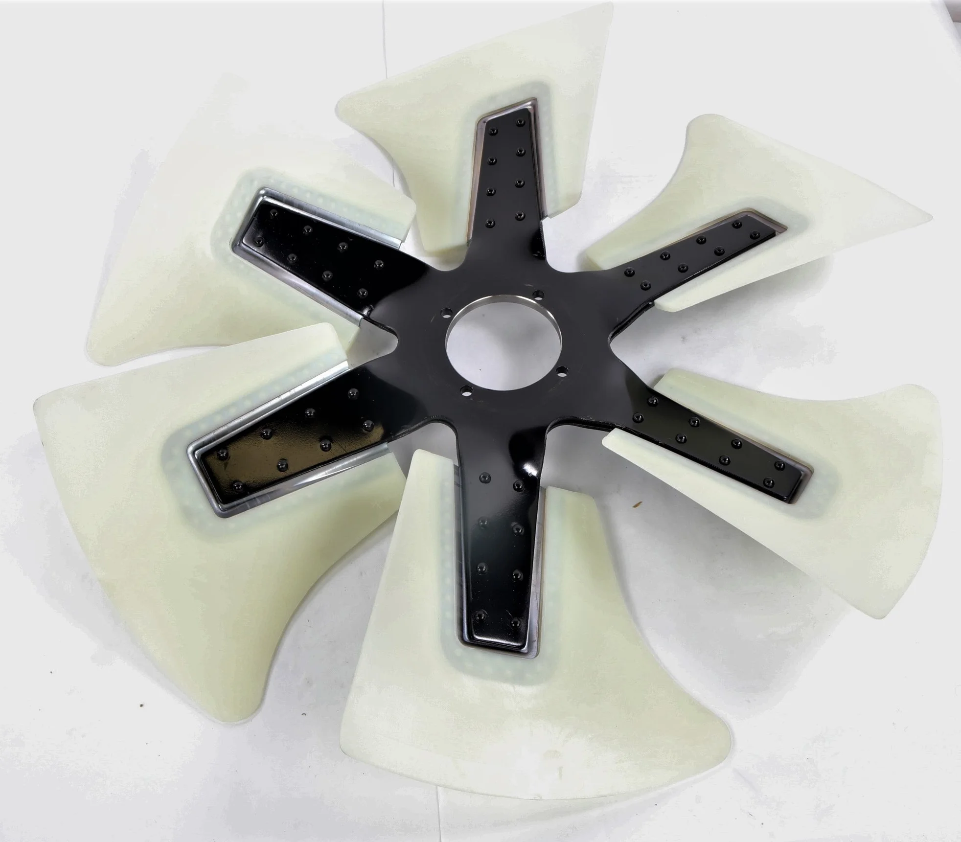 Aspa del ventilador de refrigeración del motor 8943673631 8-94367