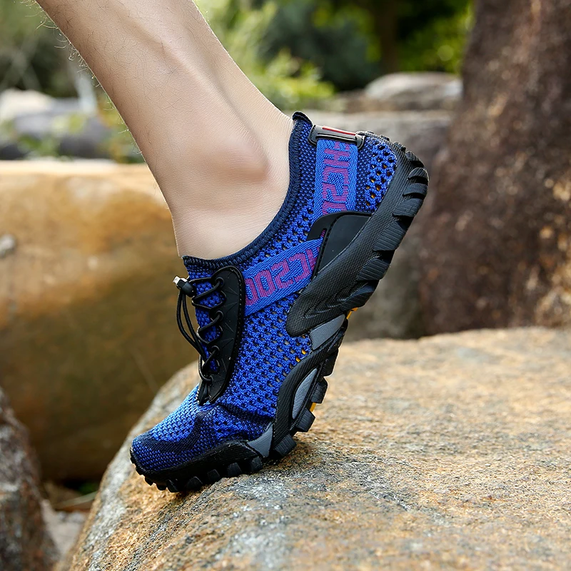 Slip On Upstream Shoes Men Quick Dry Aqua Shoes Breathable Hiking Wading Sneakers Beach Surfing Swimming Water Barefoot Shoes