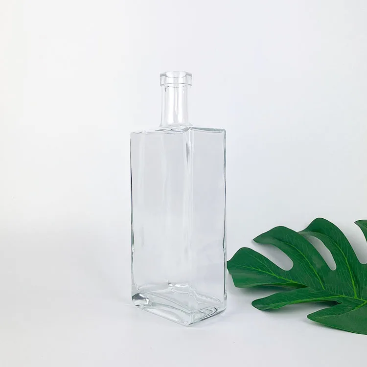 Customized Design Empty Recyclable Luxury Brandy Liquor Bottle With