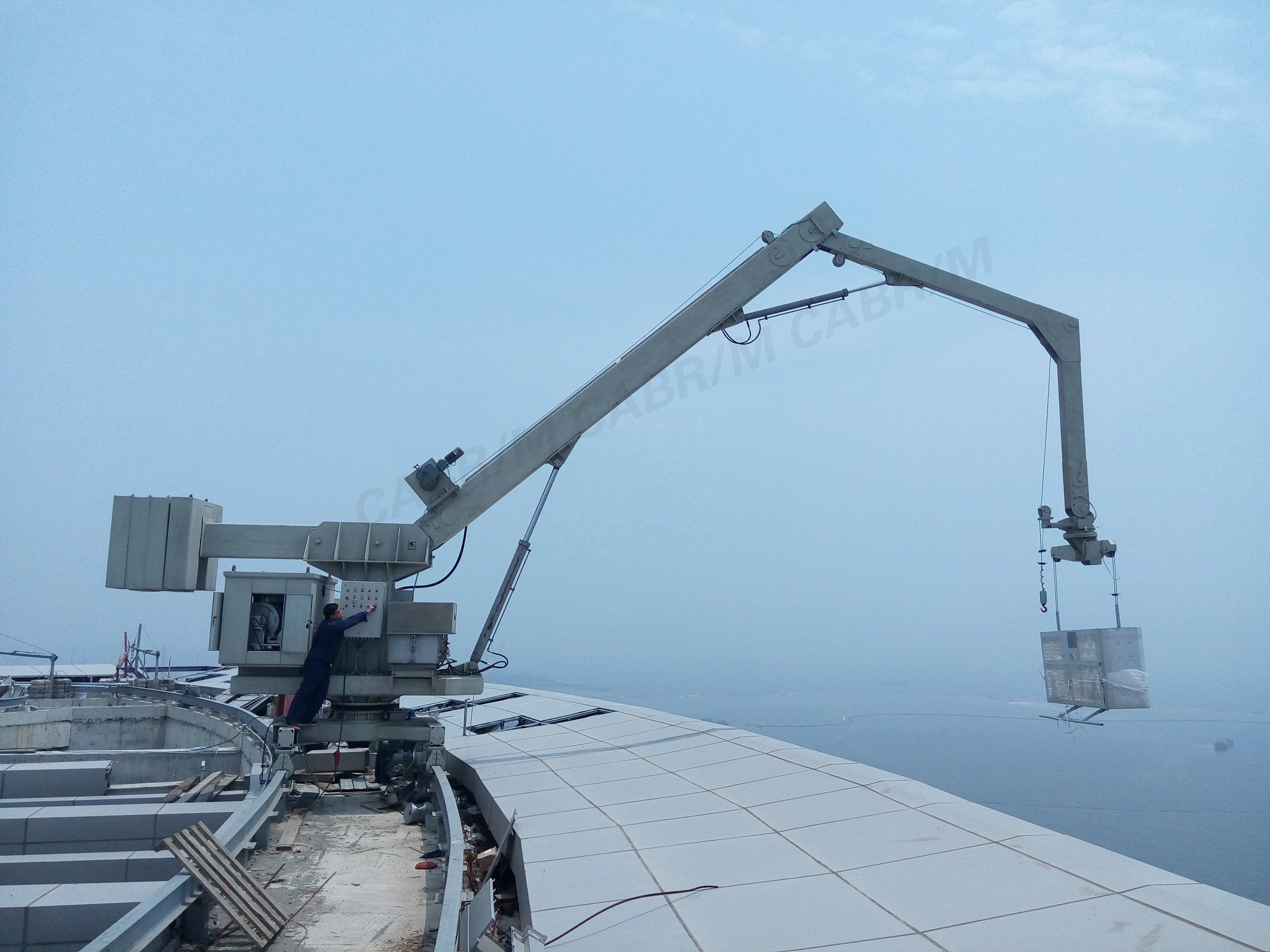 BMU Building Maintenance Unit with Luffing Jib Window Cleaning Machine