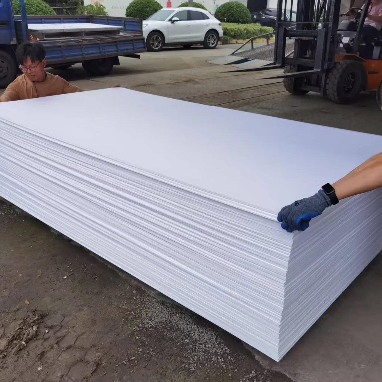 1220*2440mm Wholesale Celuka PVC Sheet Plastwood PVC Foam Board for Furniture Cabinet Signage Display Partition Door Interior