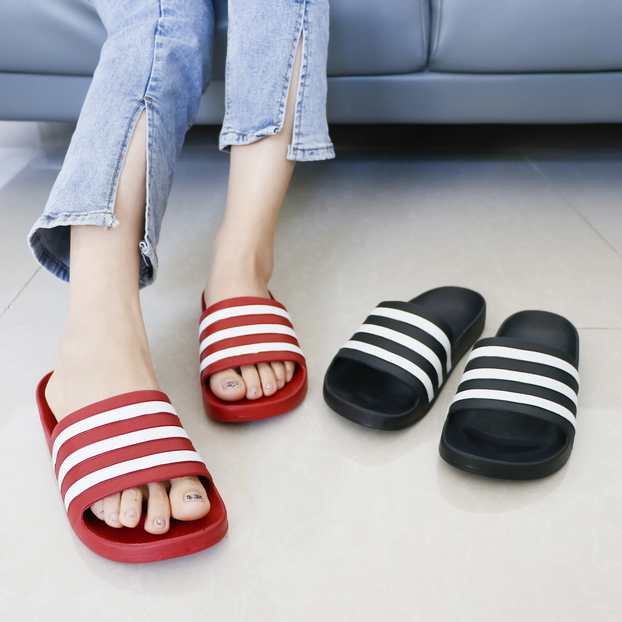 China Manufacturer Custom Bath Beach Couple Sandals Slides