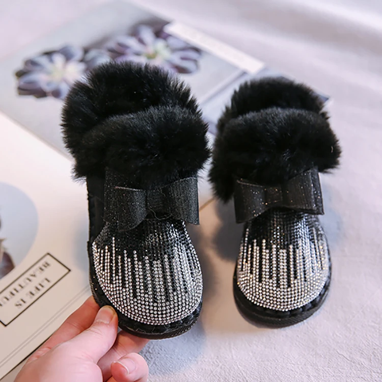 Fashion Winter Warm Comfortable Soft Faux Fur Lining Outdoor Ankle Flat  Snow Winter Toddler Girls Kids Bling Bling Boots - China Design Walking  Shoes and Plush Martin Winter Snow Shoes price