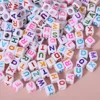 Lettres colorées sur fond blanc 6x6