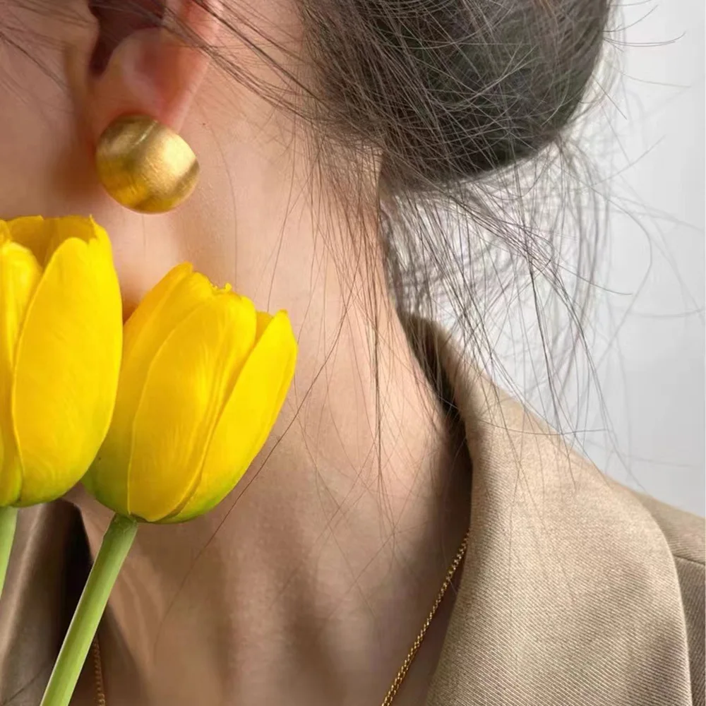 Brushed Wire Drawing Round Circle Sphere Ball Earrings Hollow Gold Plated Stud Earrings for Women Korean Chic Simple Jewelry Hot