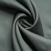 Gris oscuro